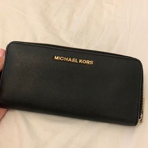 Used authentic Michael Kors wallet
